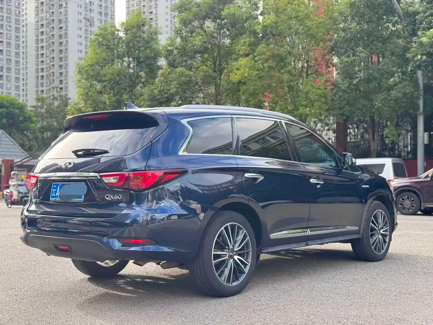 Infiniti QX60 2021 — Photo 9/9