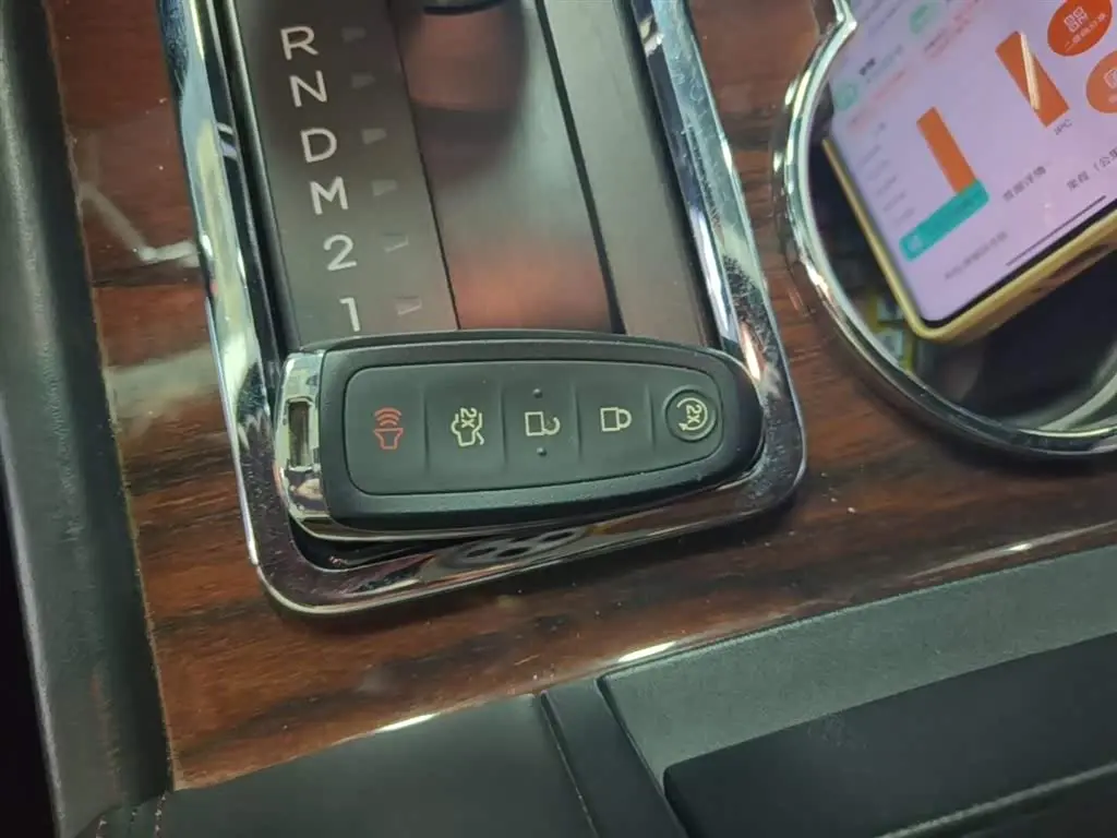 Lincoln Navigator 2016 — Şəkil 9/20