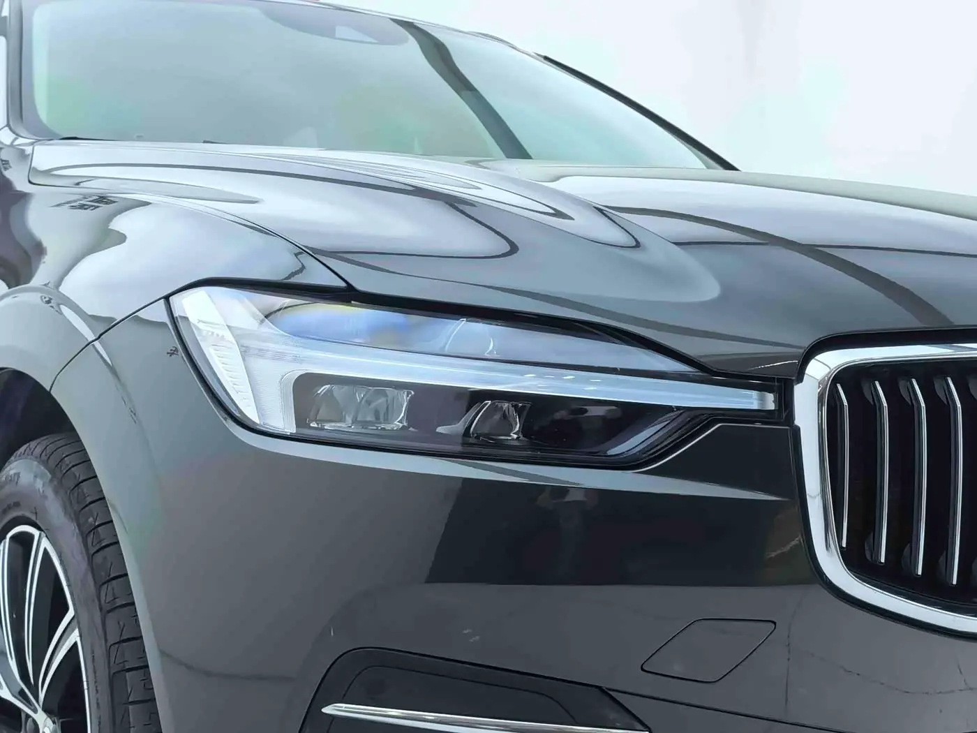 Volvo XC60 2021 — Фото 4/20