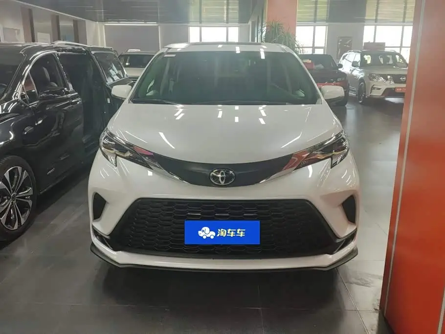 Toyota Granvia 2025 — Photo 2/16