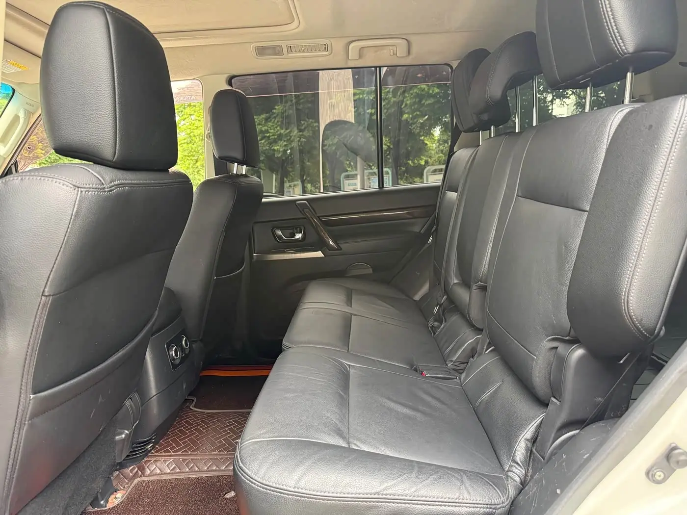 Mitsubishi Pajero 2019 — Photo 9/20