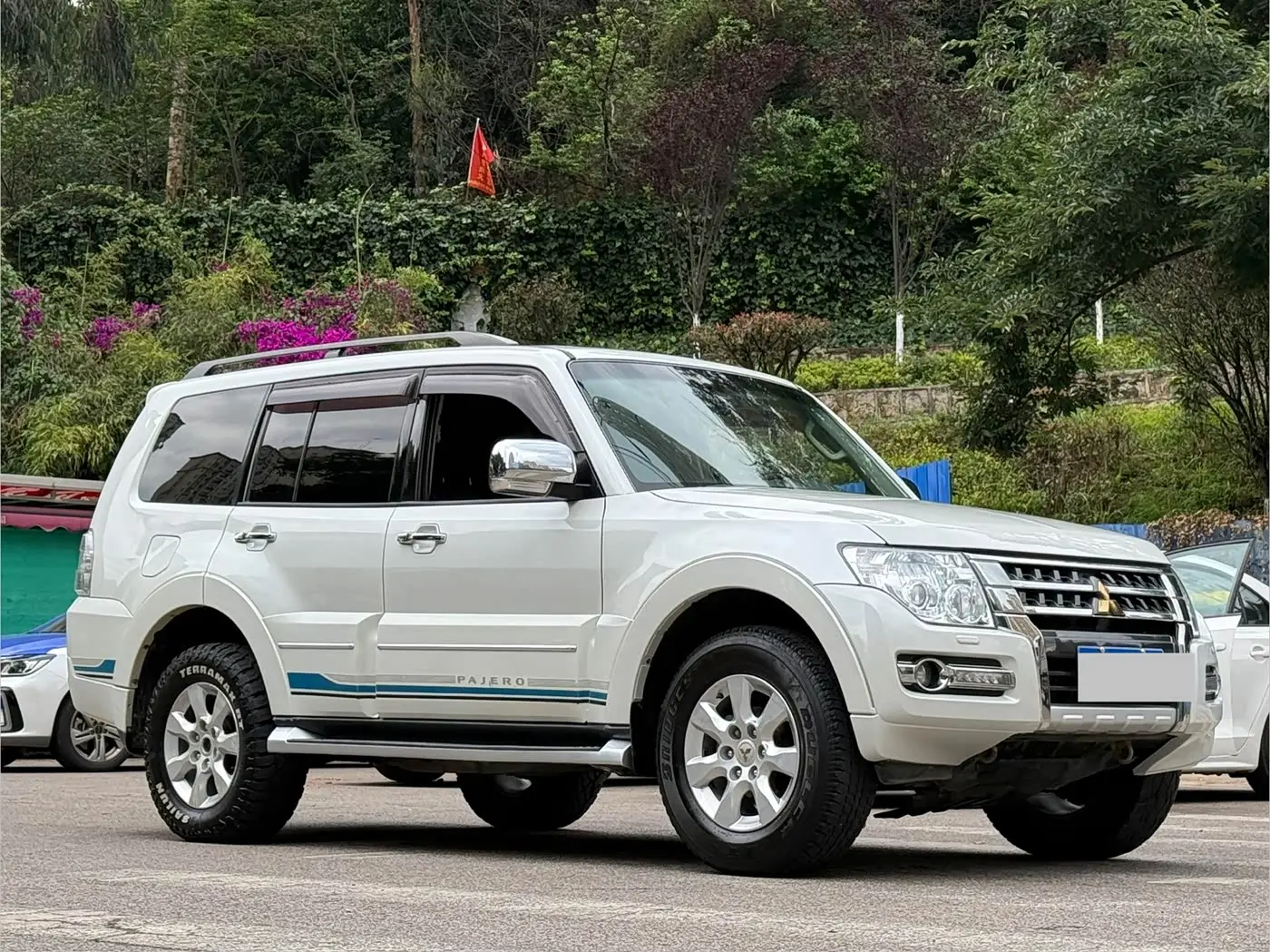 Mitsubishi Pajero 2019 — Photo 3/20