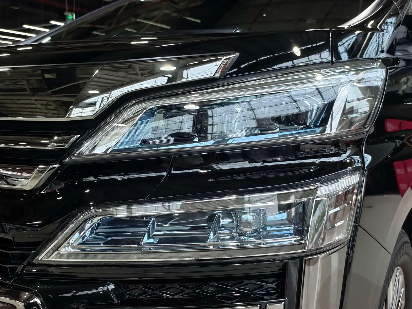 Toyota Vellfire 2022 — Фото 17/20