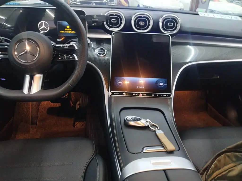 Mercedes-Benz C-Class 2024 — Photo 13/20