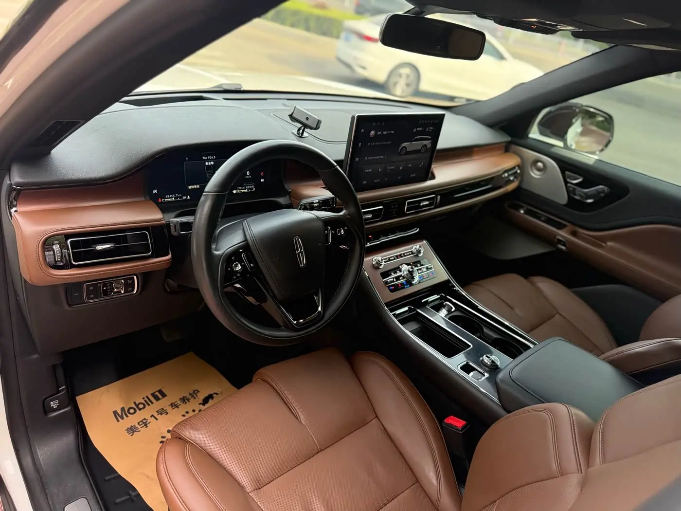 Lincoln Aviator 2021 — Photo 14/19