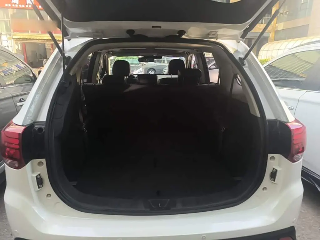 Mitsubishi Outlander 2019 — Photo 19/20