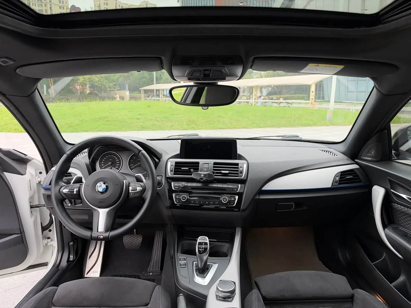 BMW 2 Series 2018 — Фото 11/20