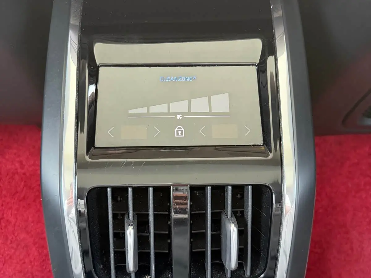Volvo S90 2018 — Фото 17/20