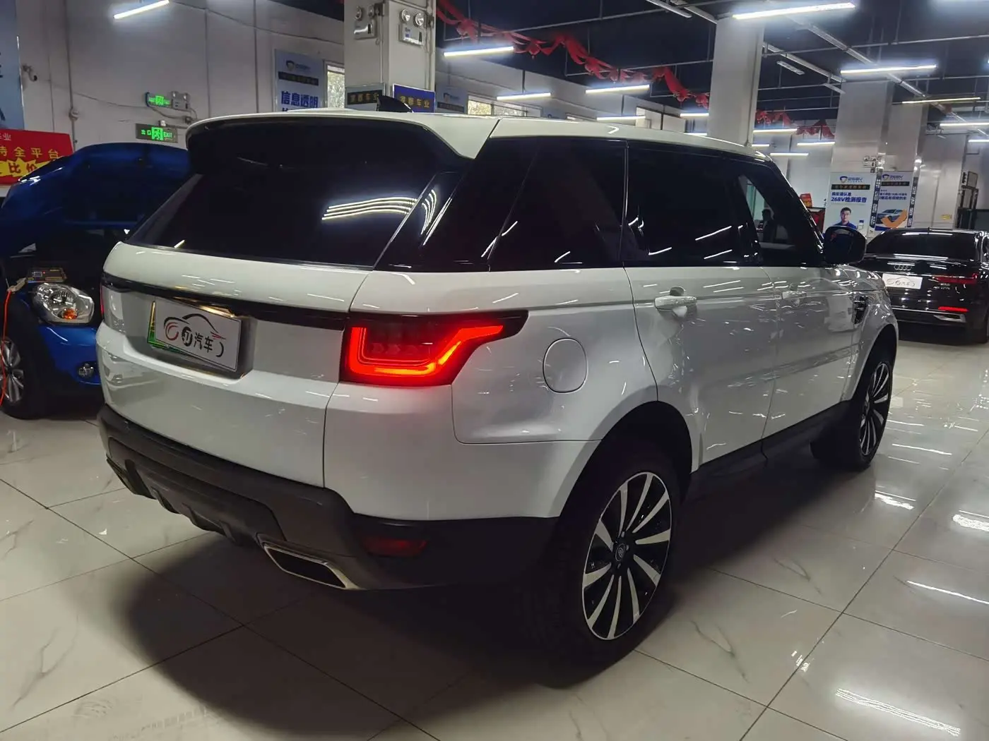 Land Rover Range Rover Sport PHEV 2021 — Фото 5/19