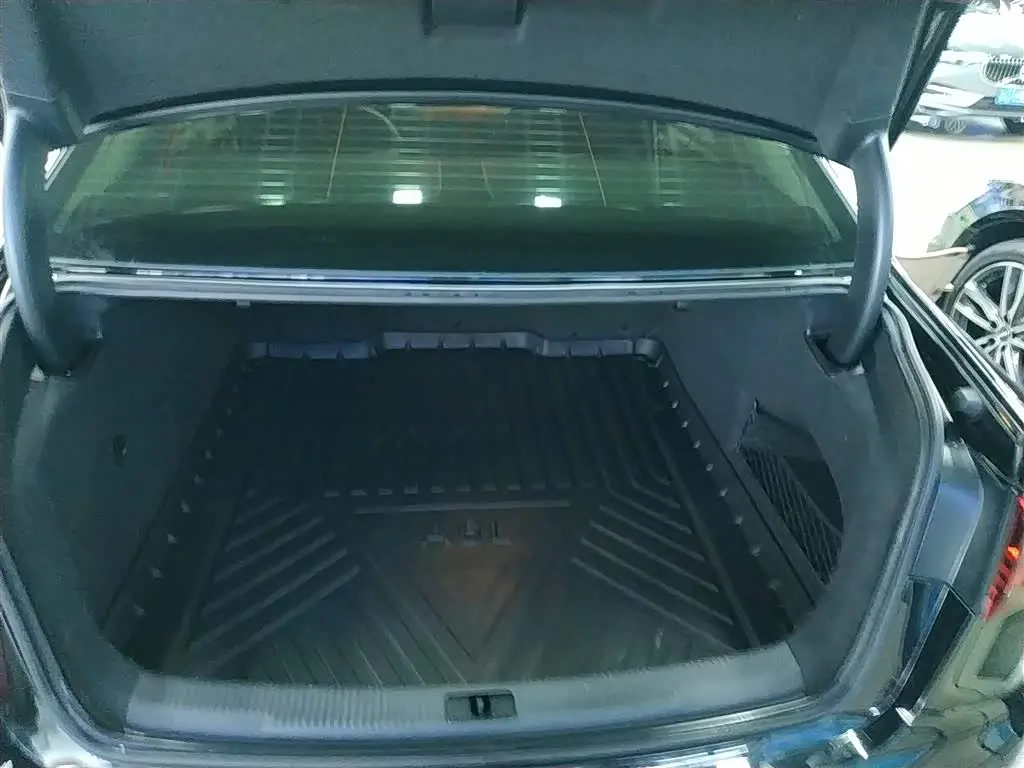 Audi A6L 2016 — Photo 10/20