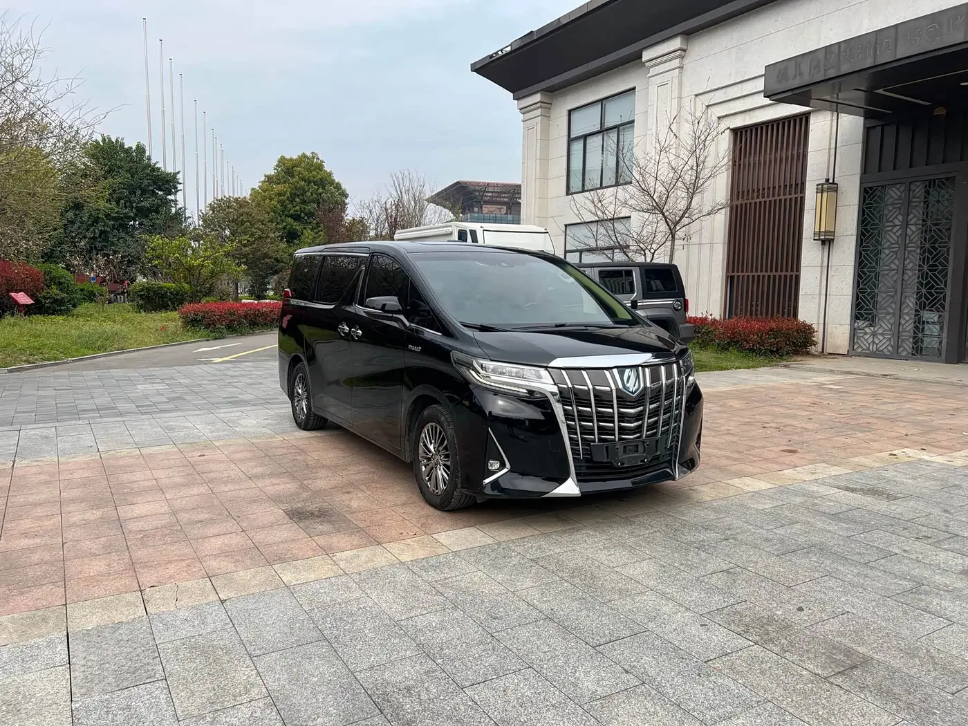 Toyota Alphard 2020 — Photo 3/20