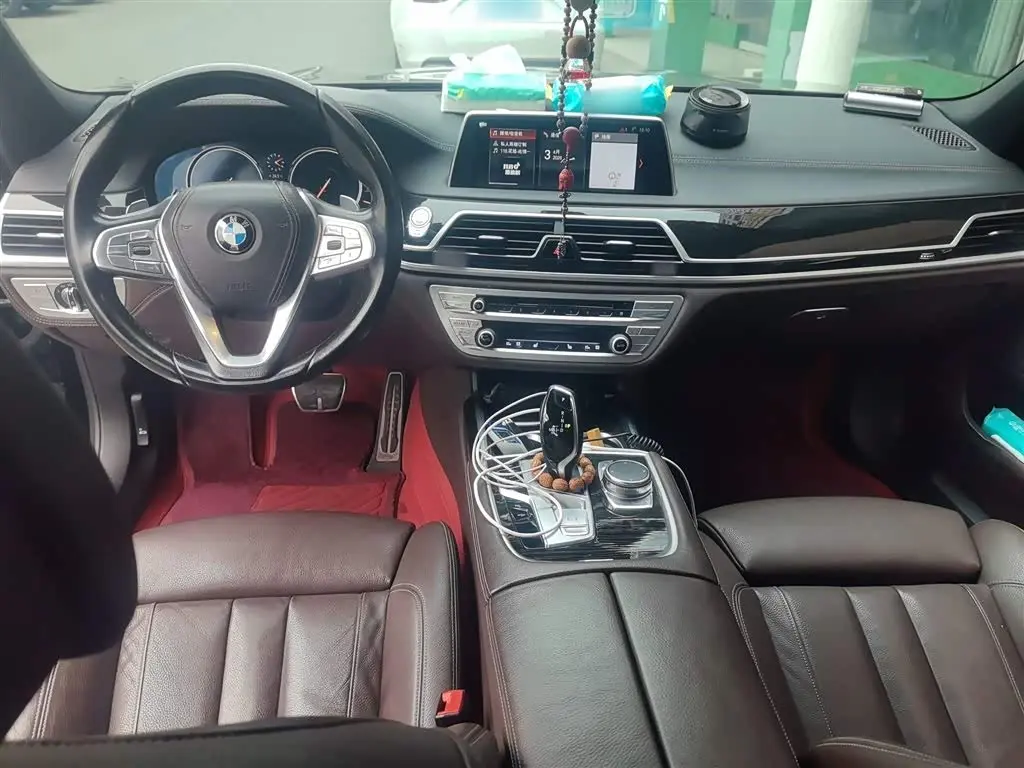 BMW 7 Series 2018 — Photo 10/20