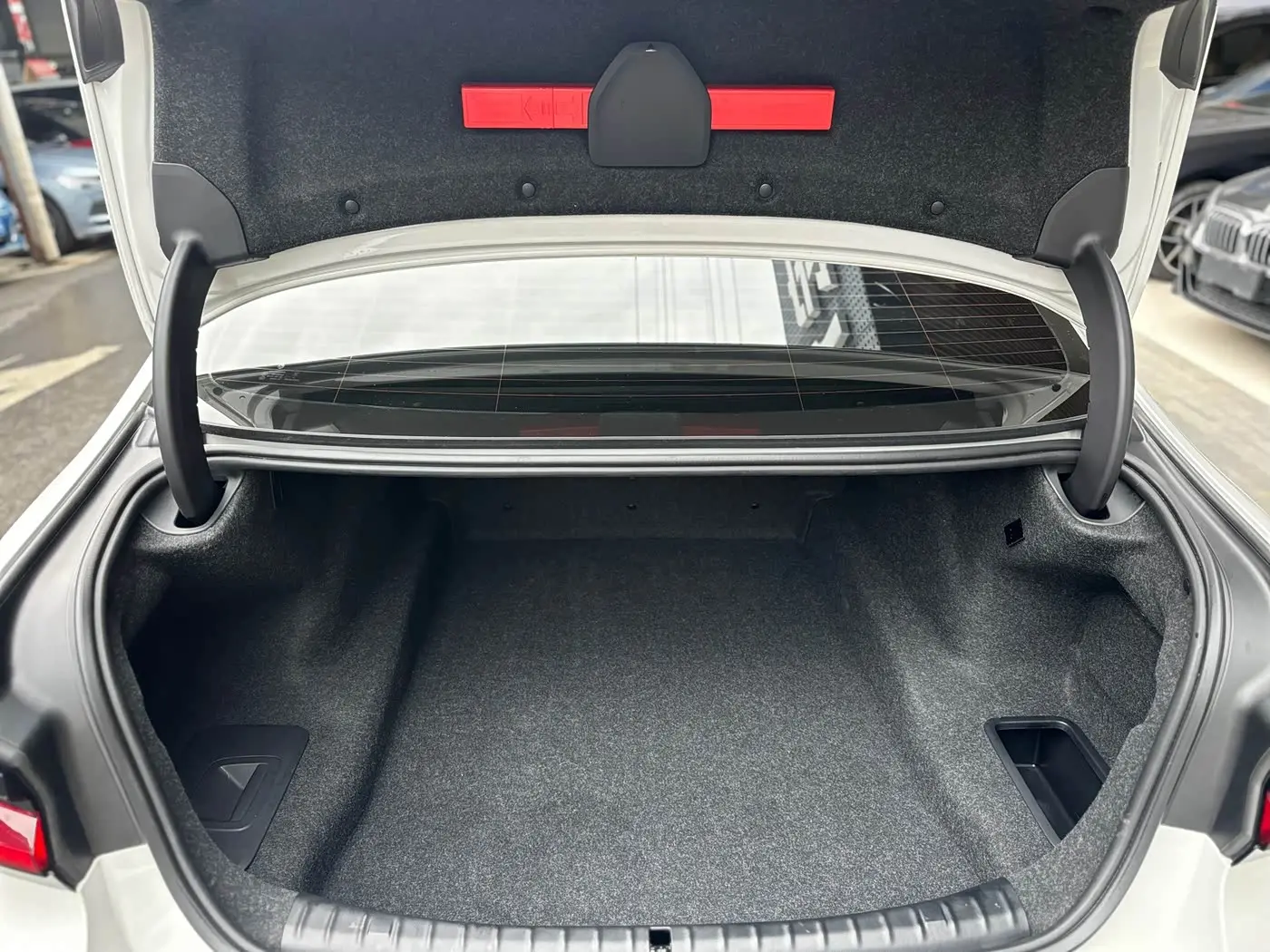 BMW 5 Series 2023 — Photo 10/13
