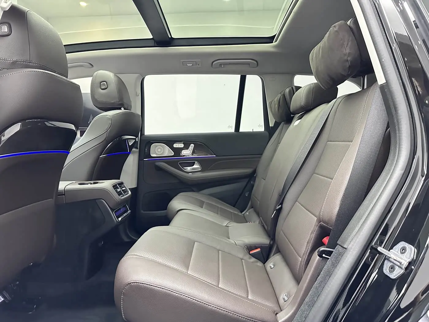 Mercedes-Benz GLS 2023 — Фото 11/20
