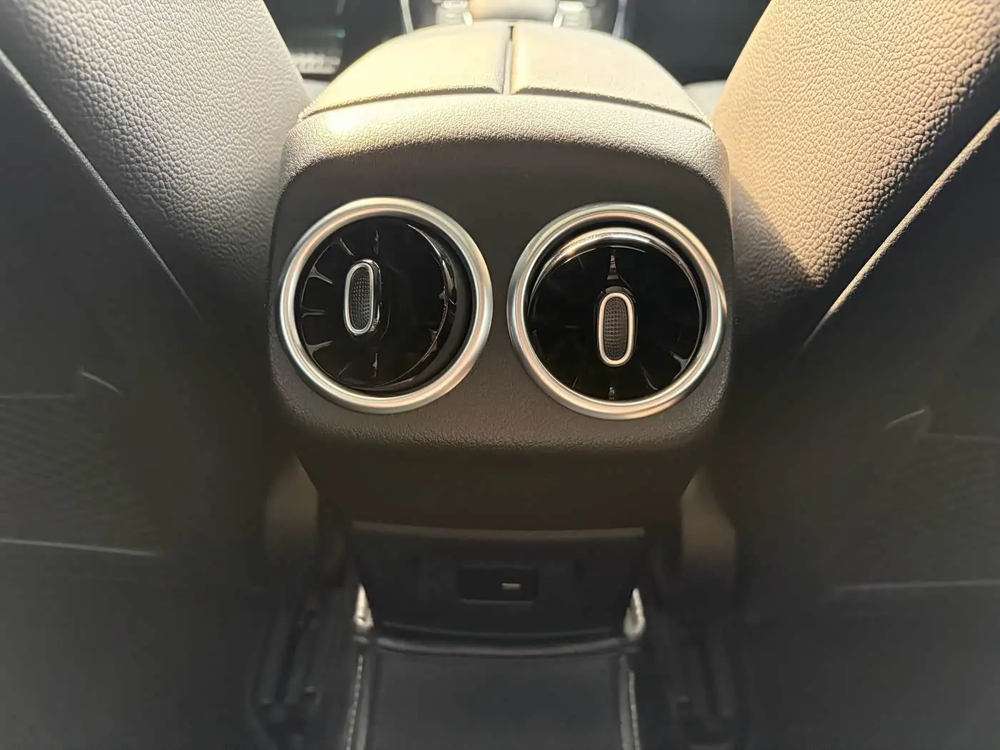 Mercedes-Benz A-Class AMG 2022 — Фото 4/9