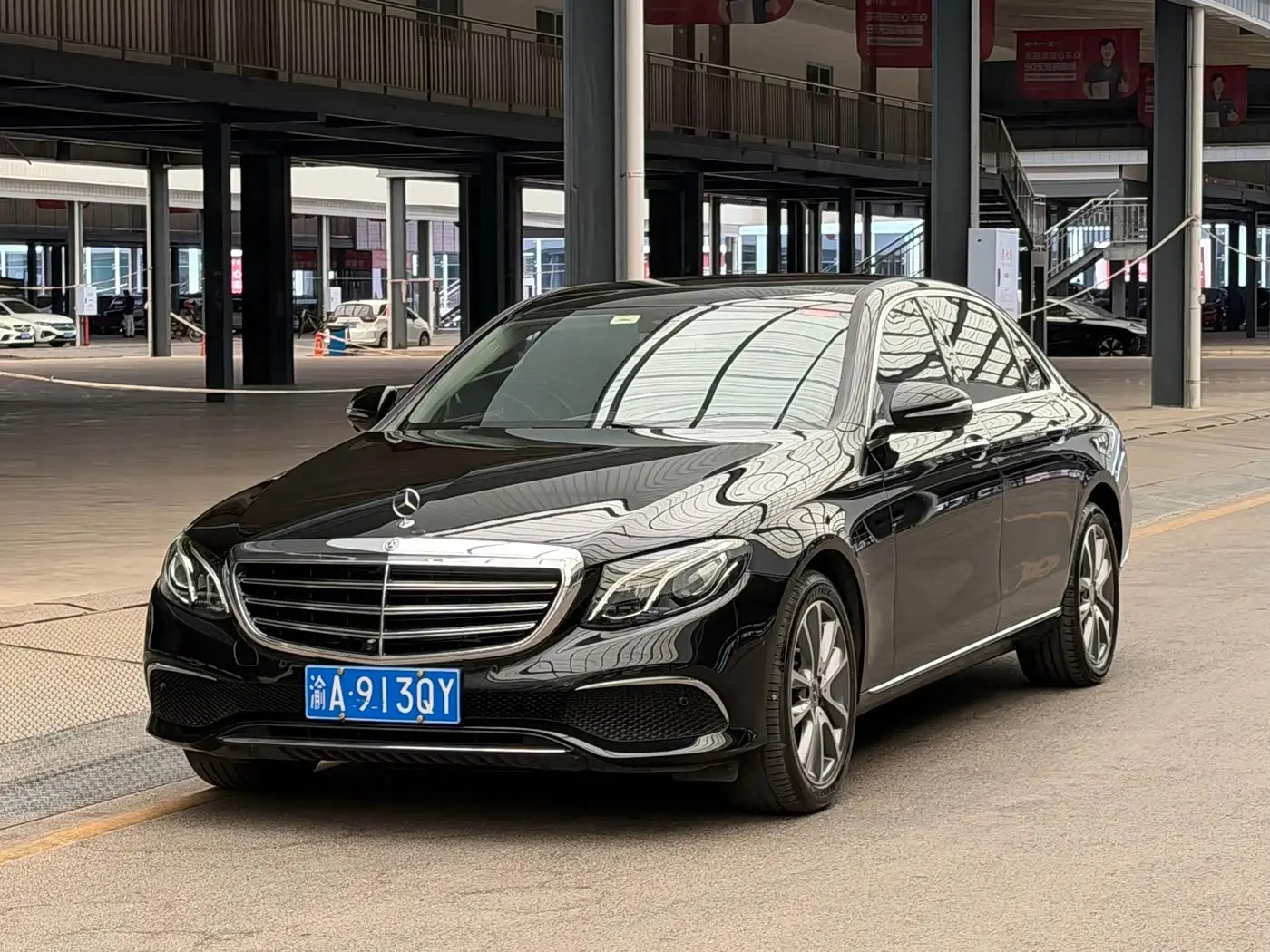 Mercedes-Benz E-Class 2018 — Photo 1/12