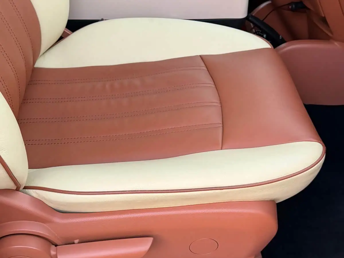 Mercedes-Benz Vito 2015 — Photo 18/20