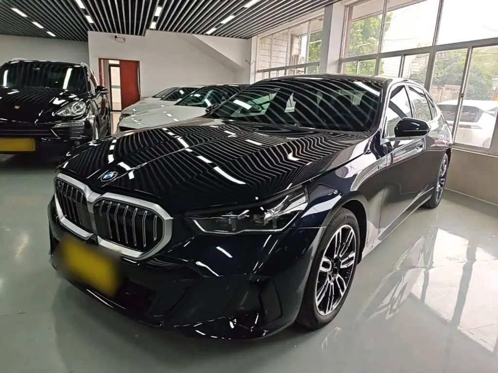 BMW 5 Series 2024 — Photo 2/20