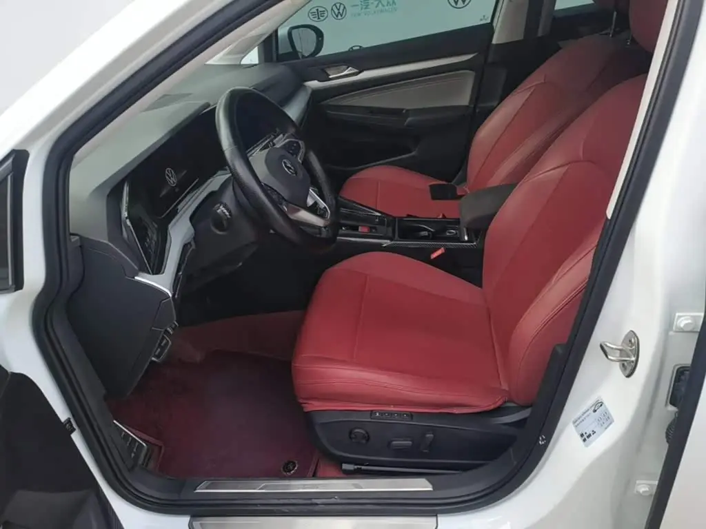 Volkswagen Golf 2024 — ფოტო 15/20