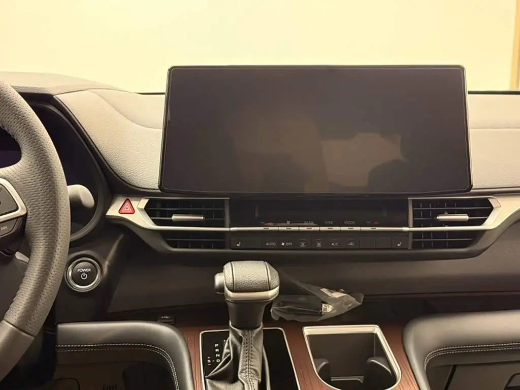 Toyota Granvia 2025 — Photo 10/20