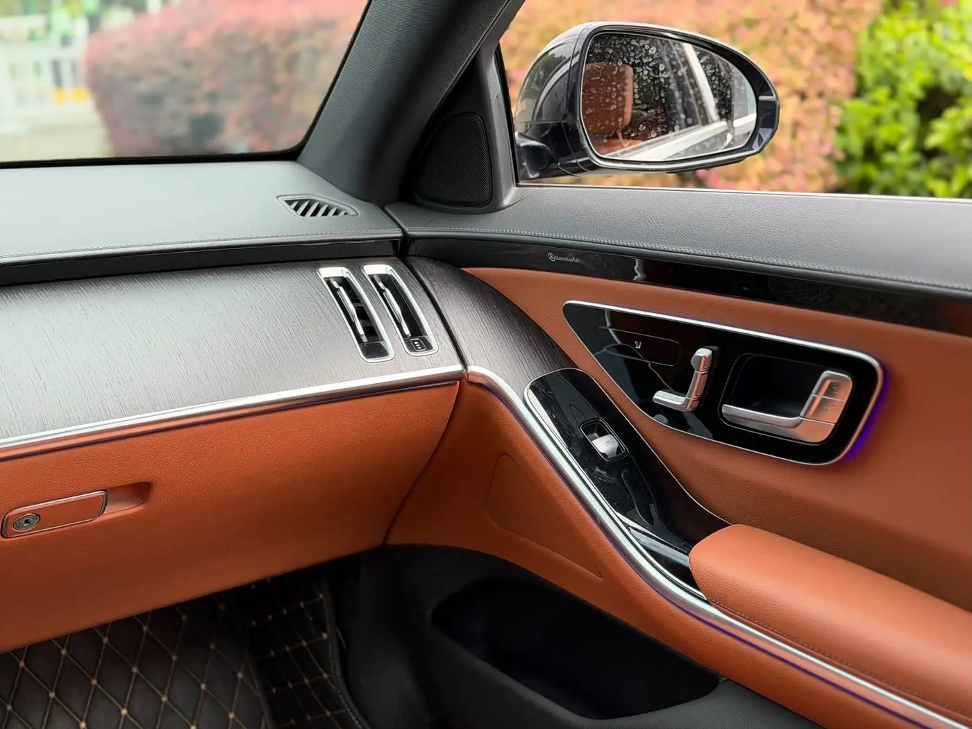 Mercedes-Benz S-Class 2022 — Photo 16/18
