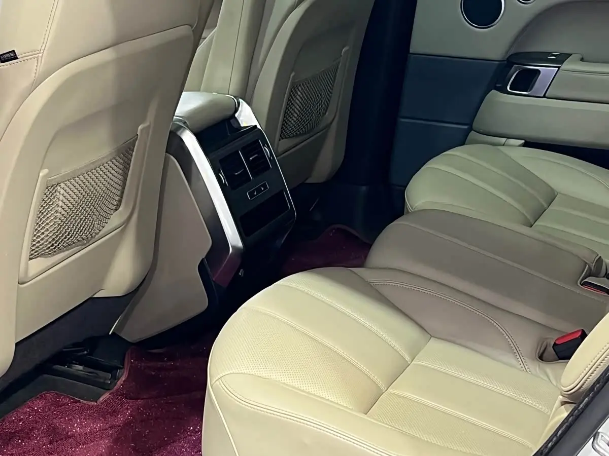 Land Rover Range Rover Sport 2016 — Photo 17/20