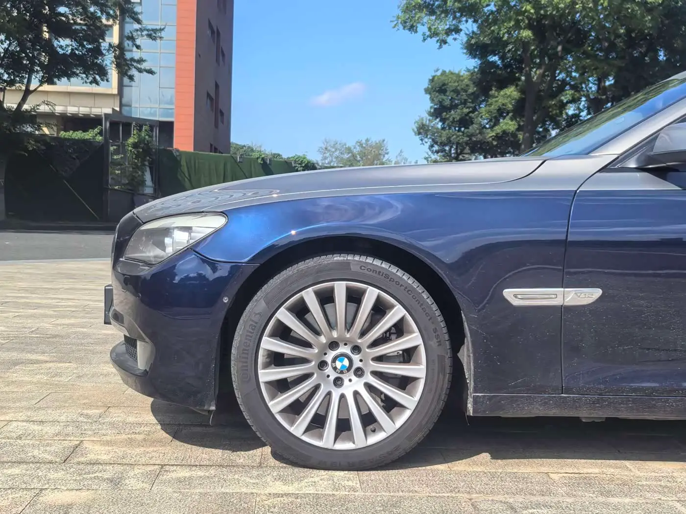 BMW 7 Series 2010 — Фото 3/12