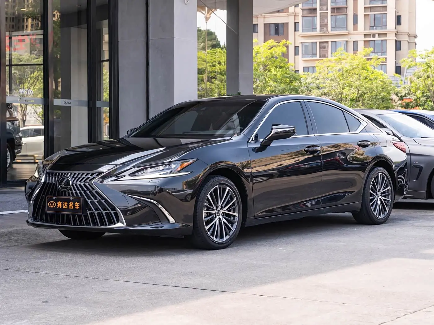 Lexus ES 2024 — Фото 1/20
