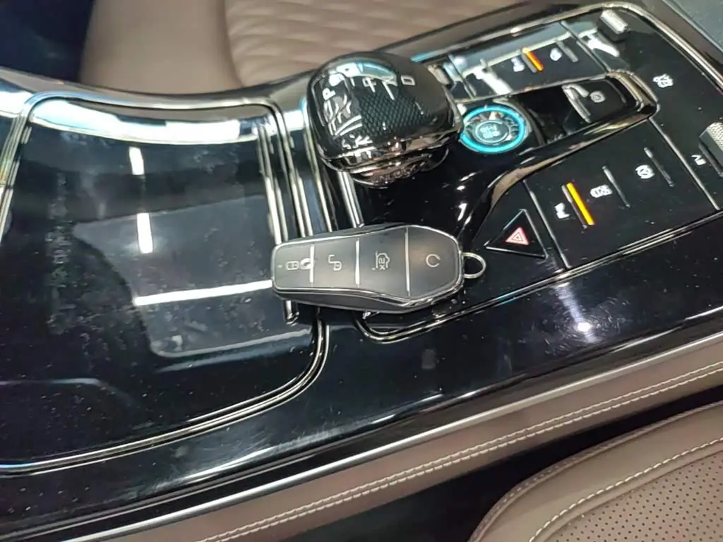 BYD Han 2023 — ფოტო 9/20