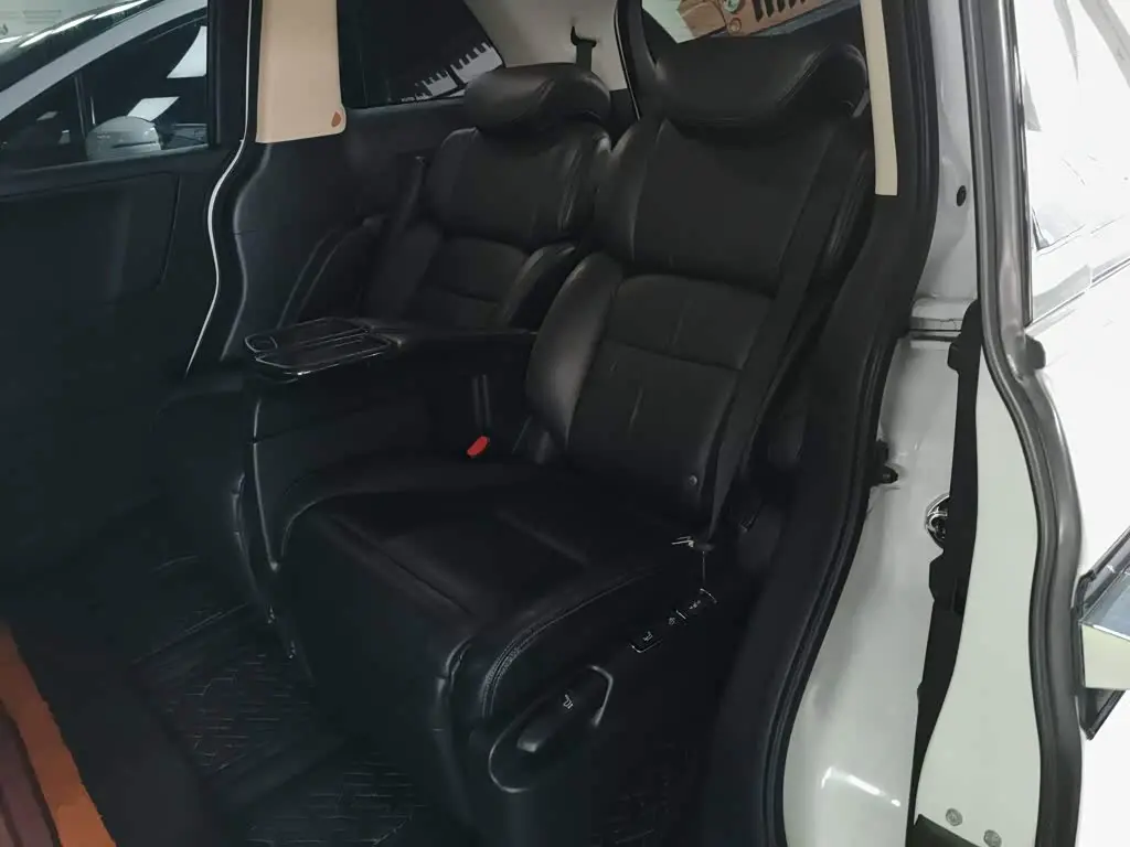 Honda Elysion 2018 — Photo 13/20