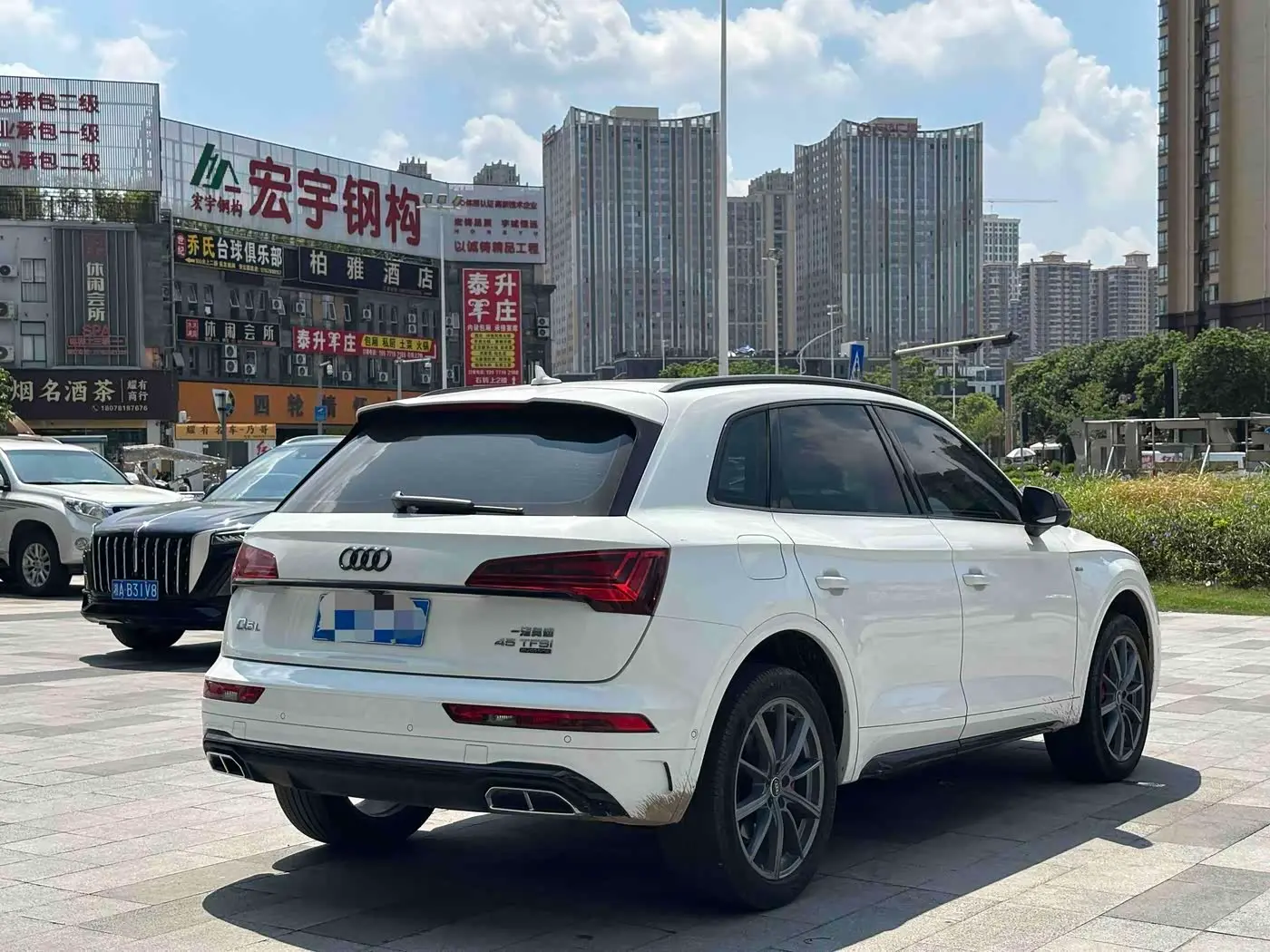 Audi Q5L 2023 — Photo 6/14