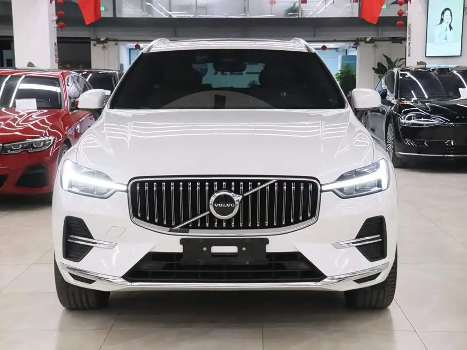 Volvo XC60 2023 — Фото 2/19