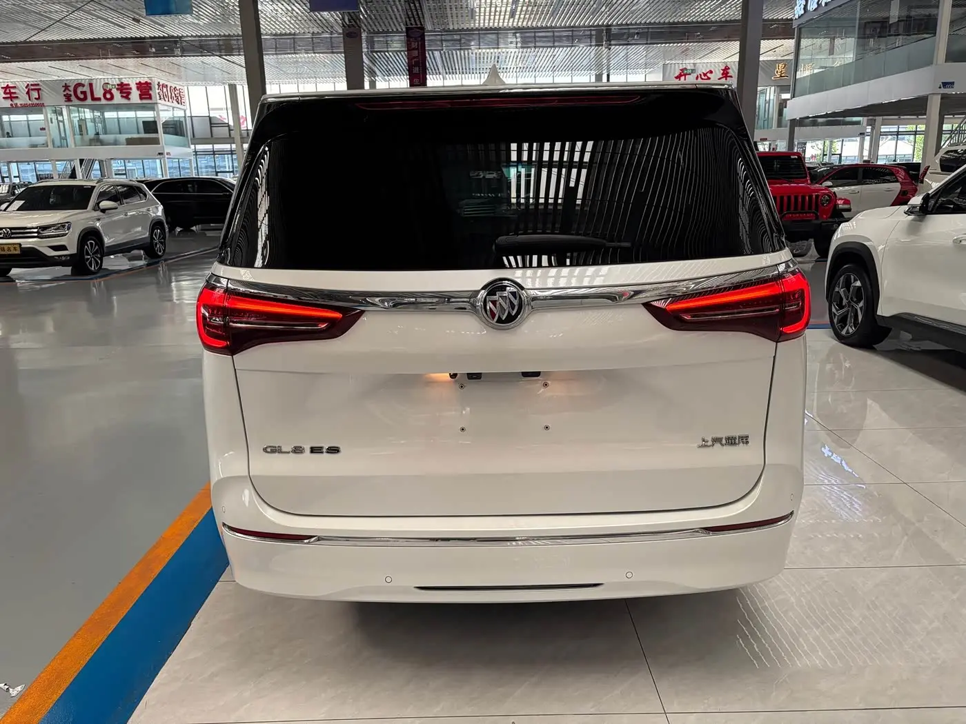 Buick GL8 2023 — Photo 11/12