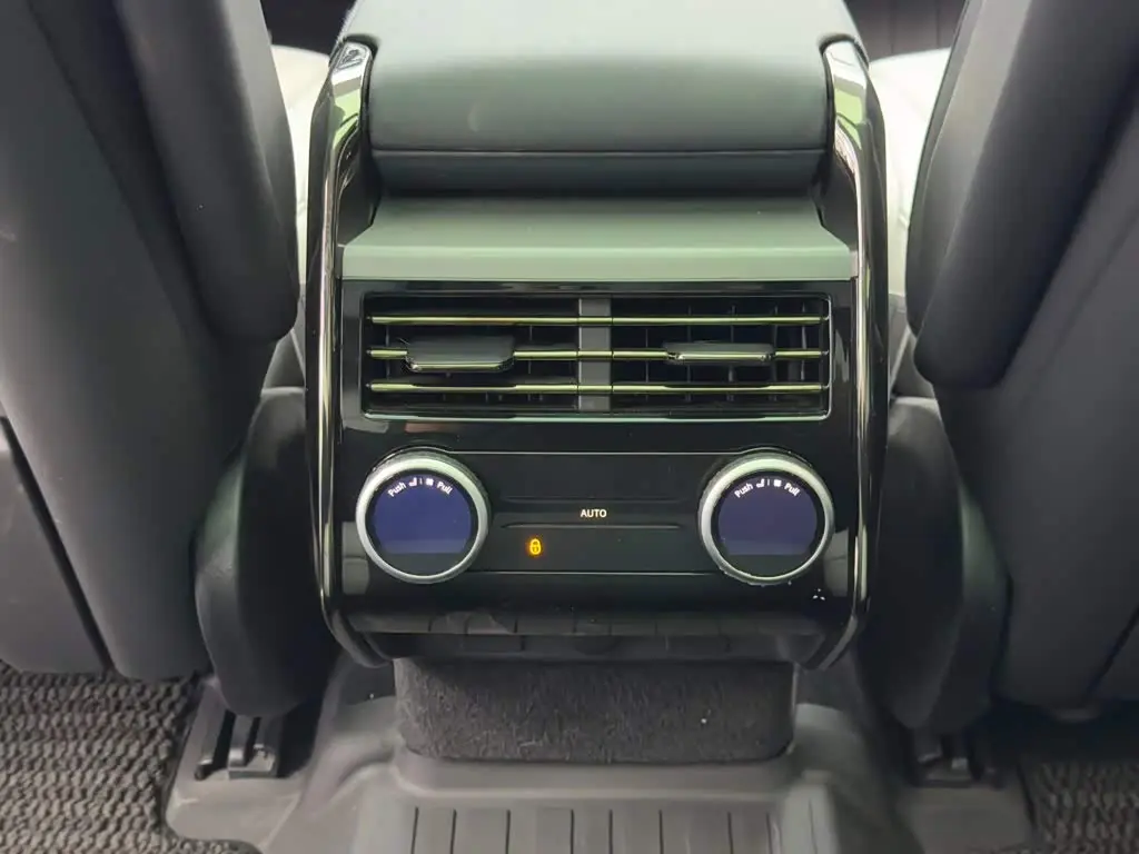 Land Rover Range Rover Sport 2024 — Фото 13/20