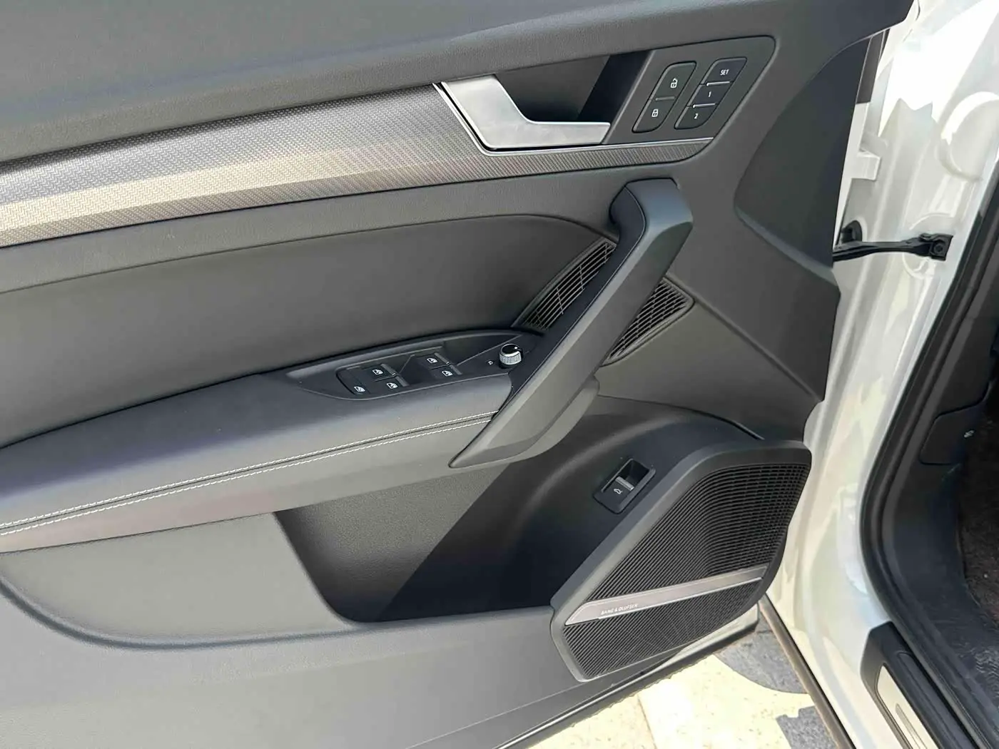 Audi Q5L 2023 — Photo 11/14