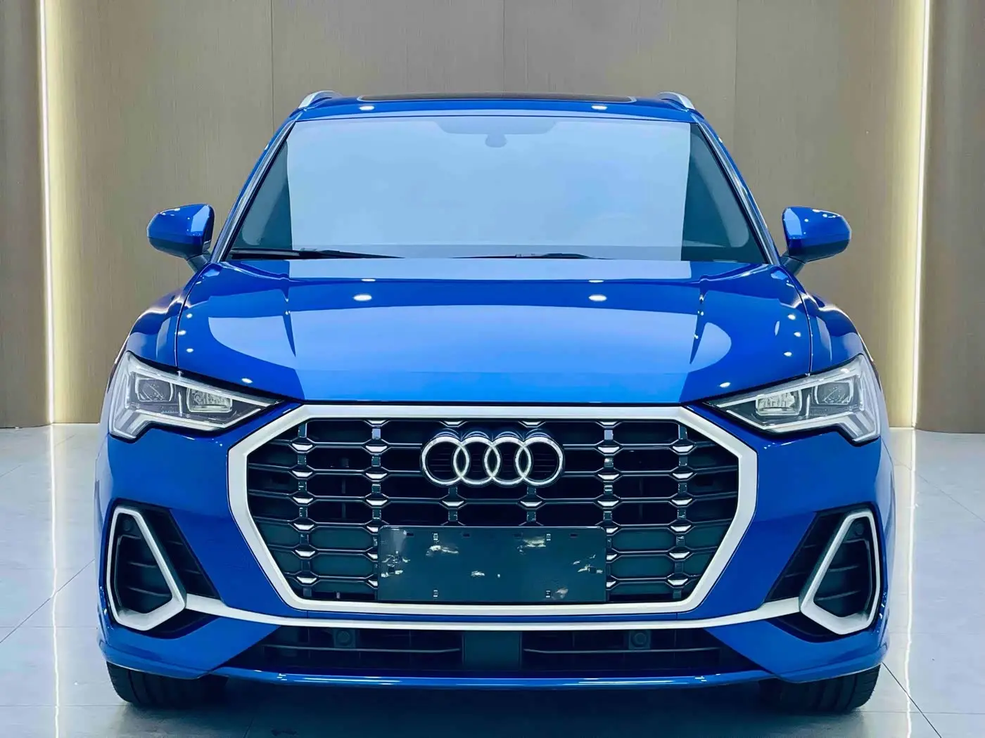 Audi Q3 2021 — Фото 2/20
