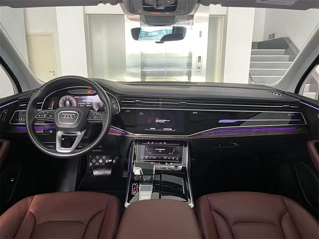 Audi Q7 2021 — Photo 6/16