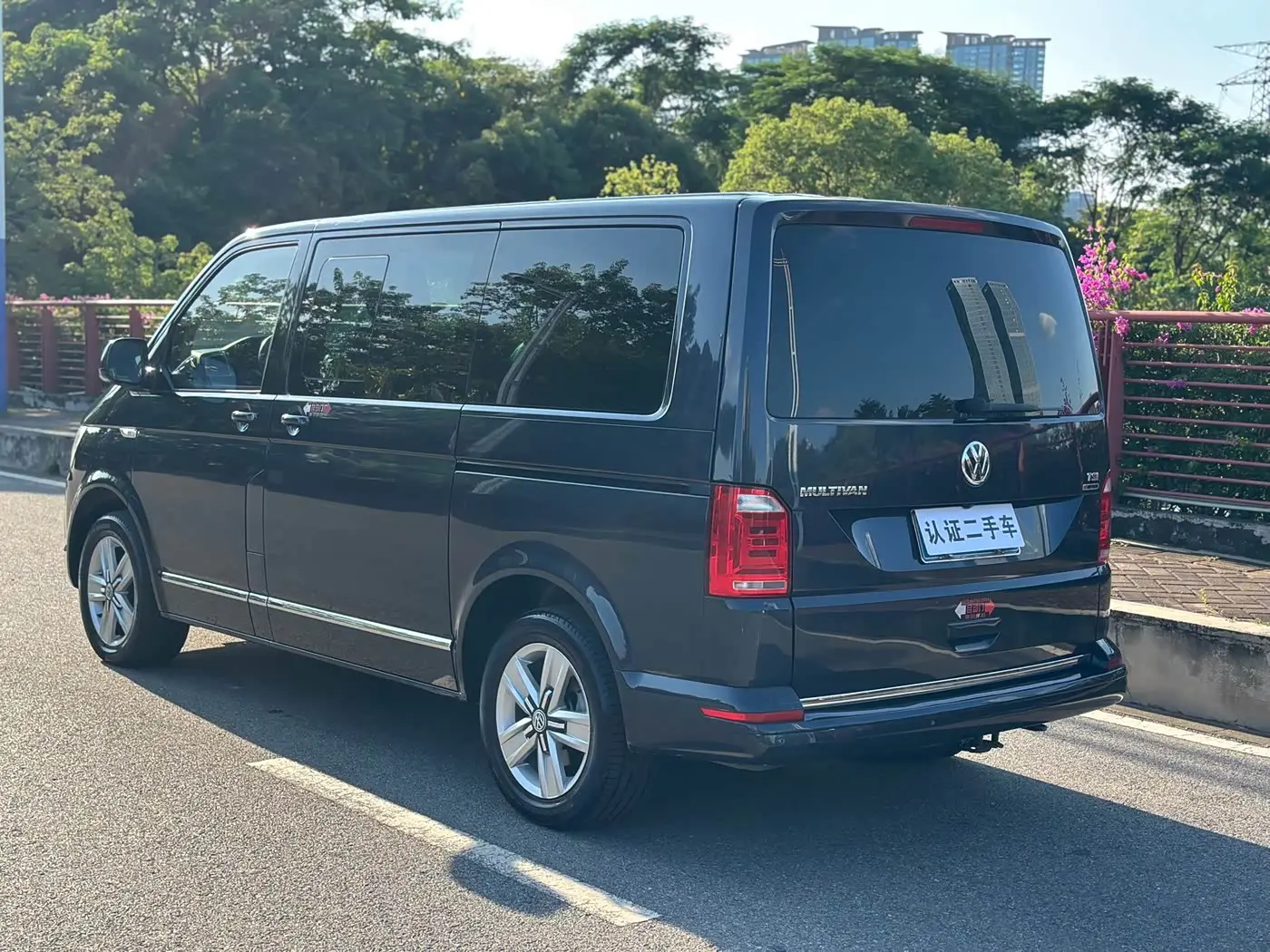 Volkswagen Multivan 2016 — Фото 6/12