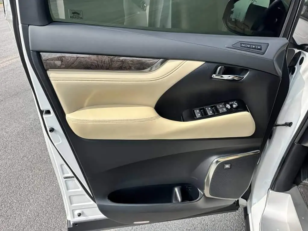 Toyota Alphard 2021 — Şəkil 12/18