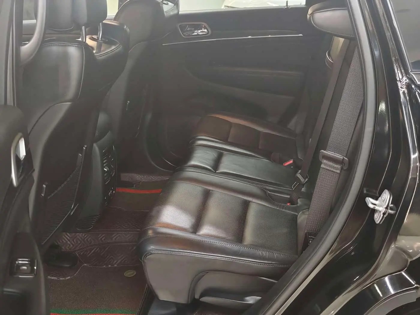Jeep Grand Cherokee 2020 — Фото 12/18