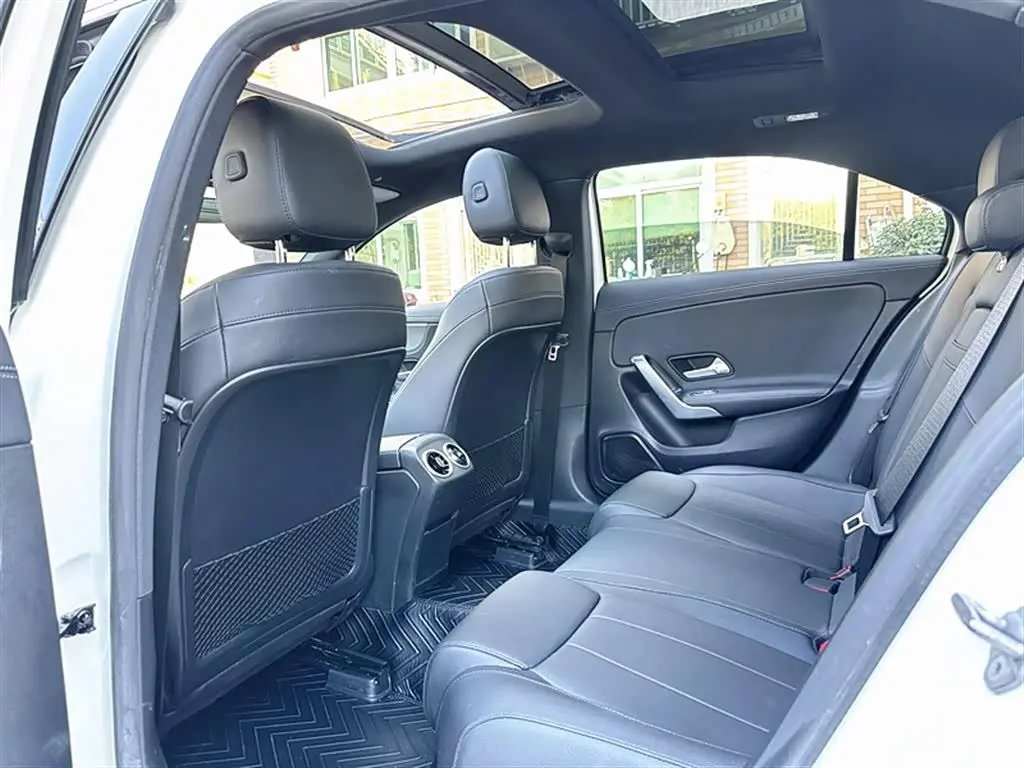Mercedes-Benz A-Class 2020 — Фото 10/20