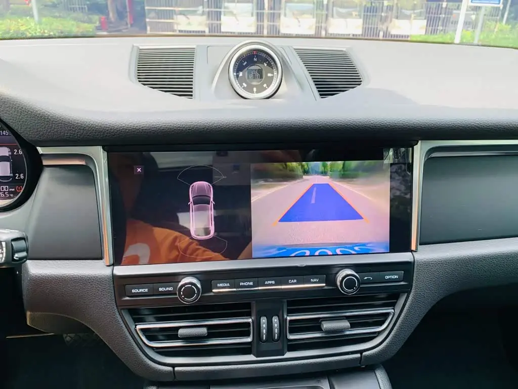 Porsche Macan 2019 — Photo 18/20