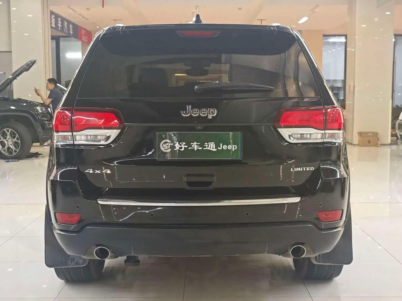 Jeep Grand Cherokee 2020 — Фото 15/18