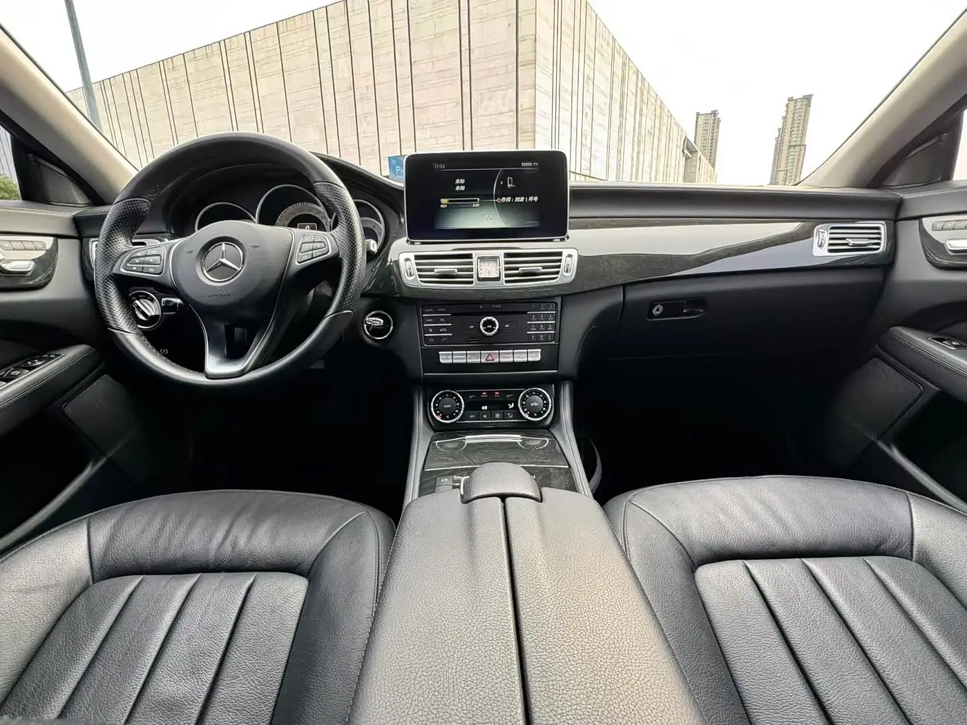 Mercedes-Benz CLS 2015 — Photo 8/9