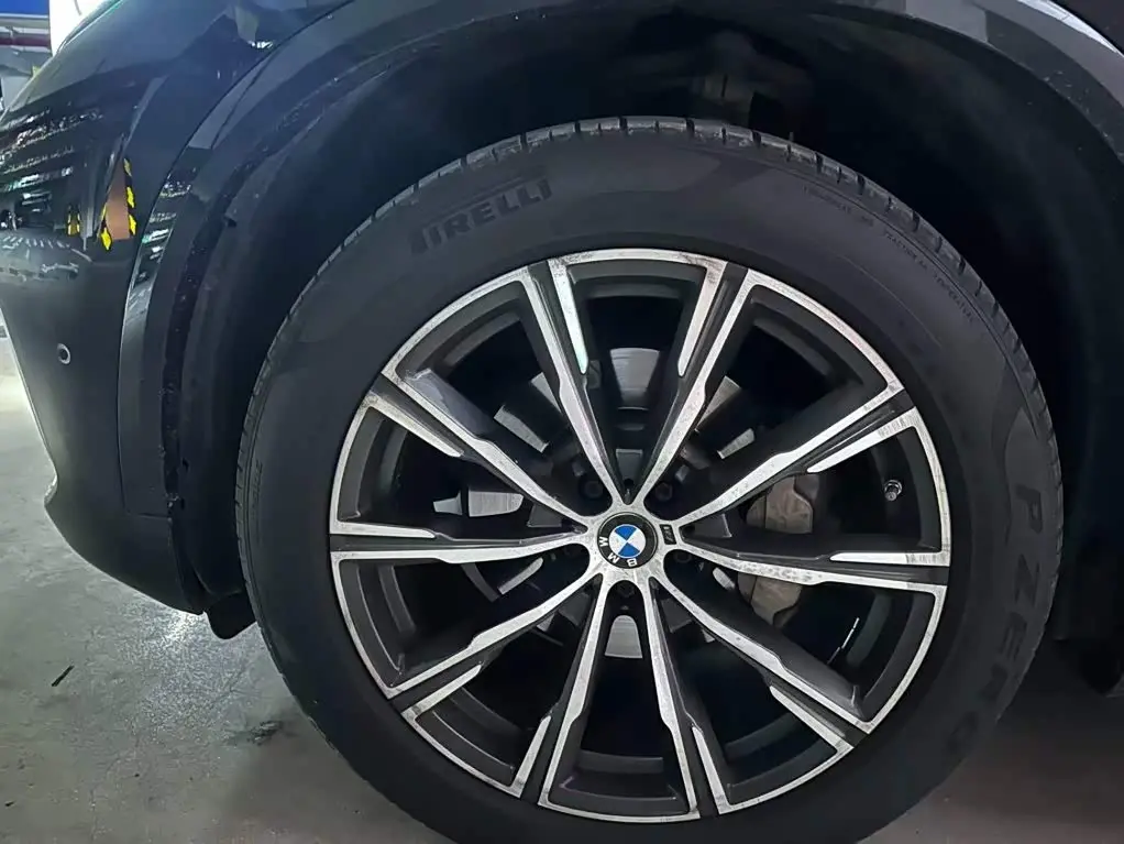 BMW X5 2023 — Photo 8/11
