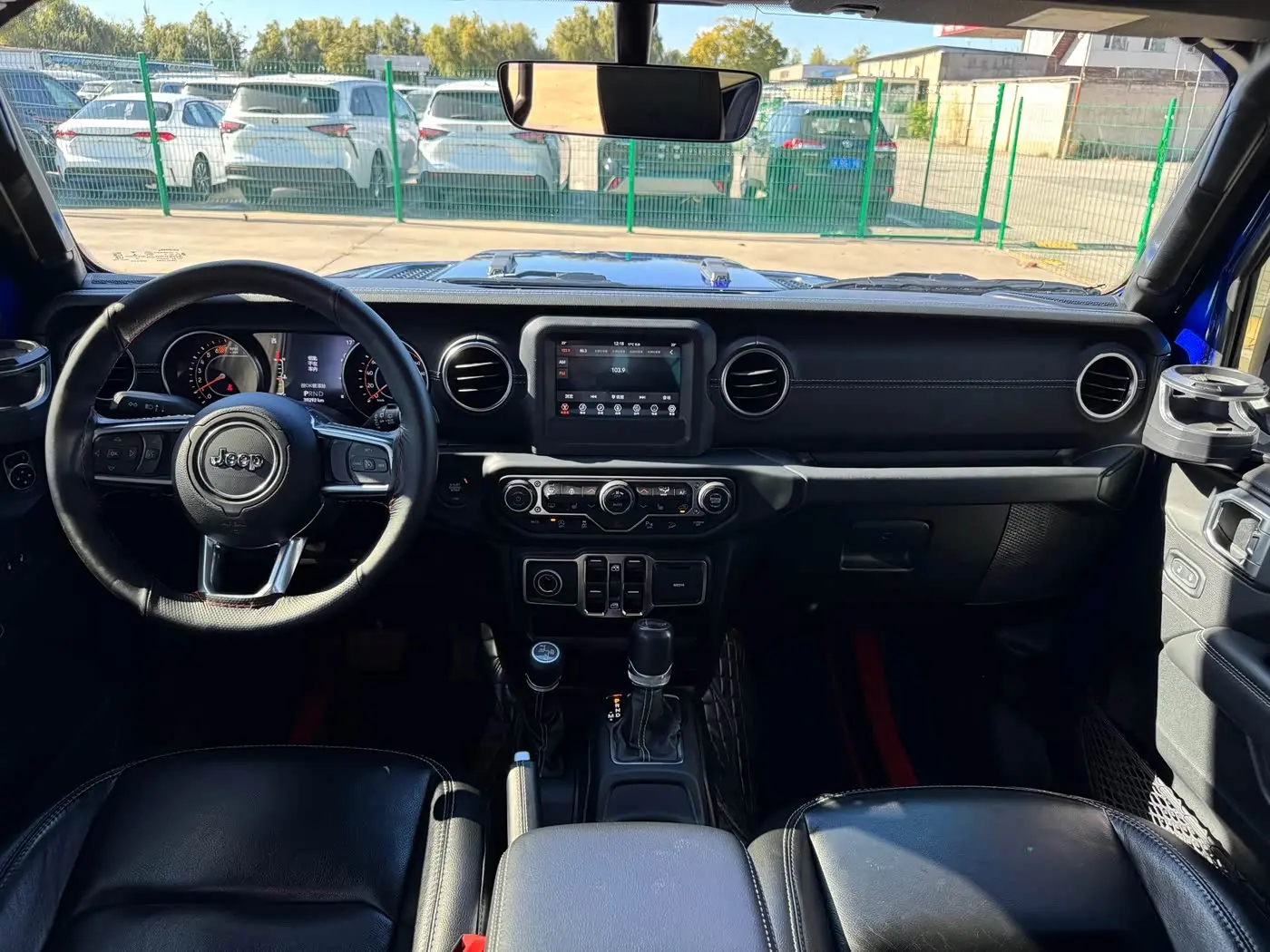 Jeep Wrangler 2020 — Фото 16/20