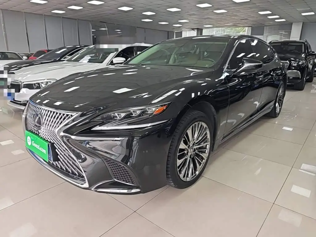 Lexus LS 2018 — Фото 2/20
