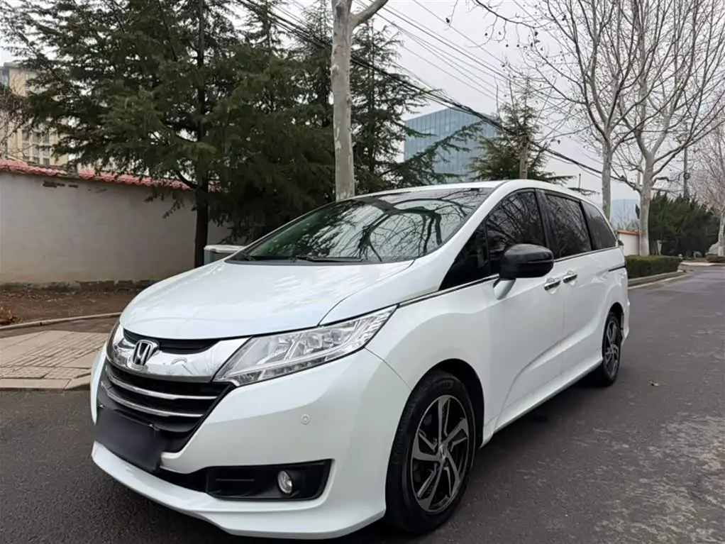 Honda Odyssey 2019 — Фото 1/20