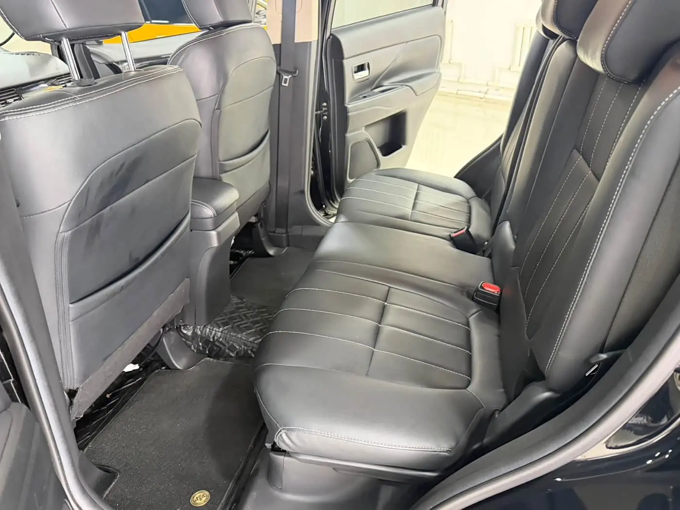 Mitsubishi Outlander 2023 — Фото 15/20
