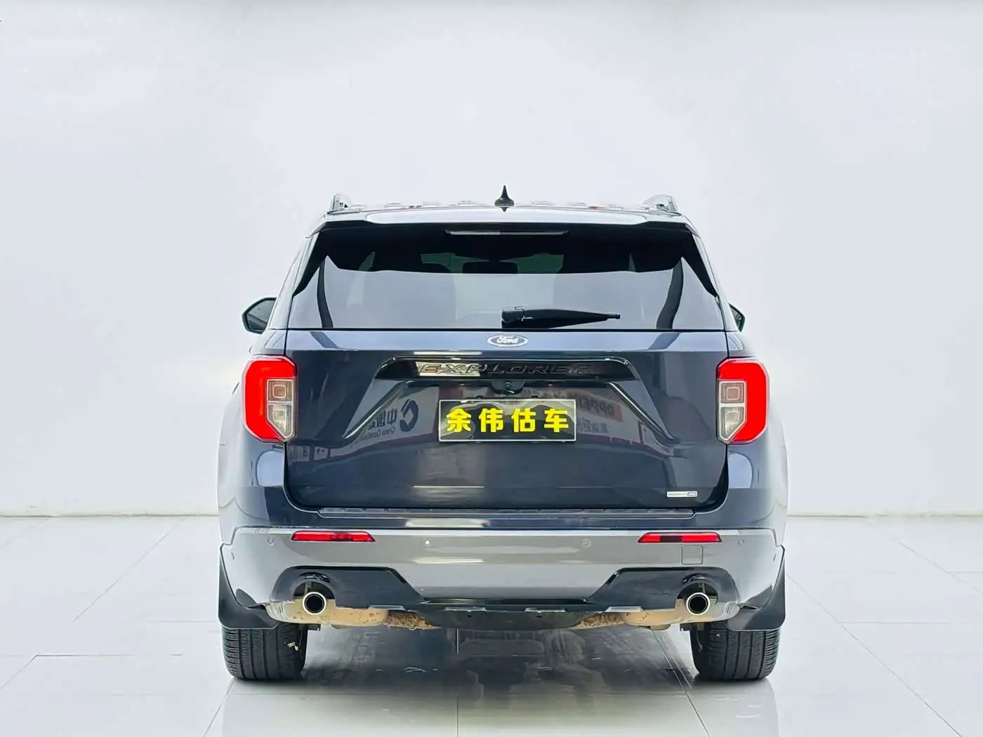 Ford Explorer 2021 — Photo 6/19